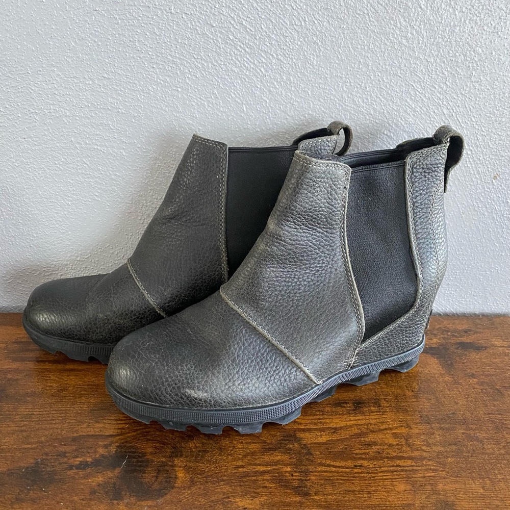 Sorel Womens Booties Size 8.5 Joan of Arctic Wedge Chelsea Boot Grey